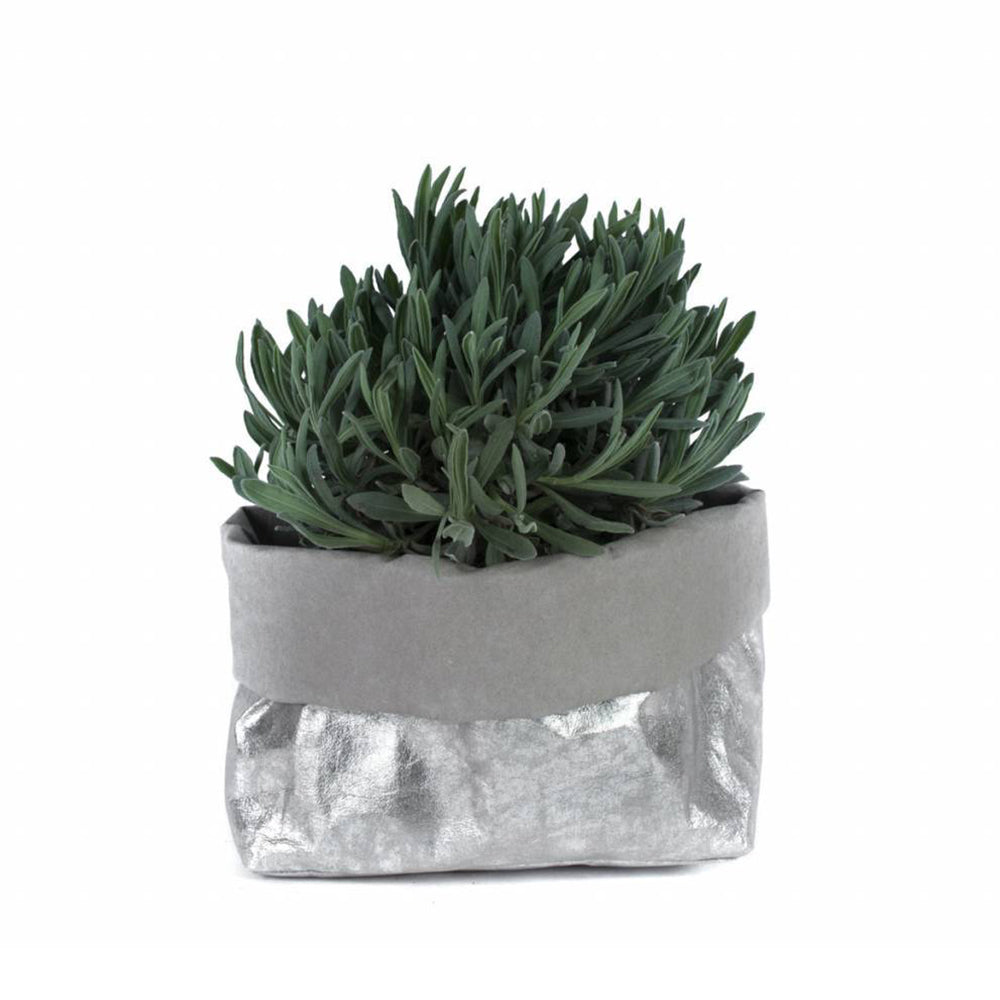 Uashmama, Paper Bag Medium in Metallic Silver